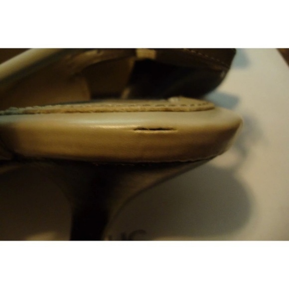 Banana Republic Lauren Heels 6 -New (Display Item) - Picture 4 of 4